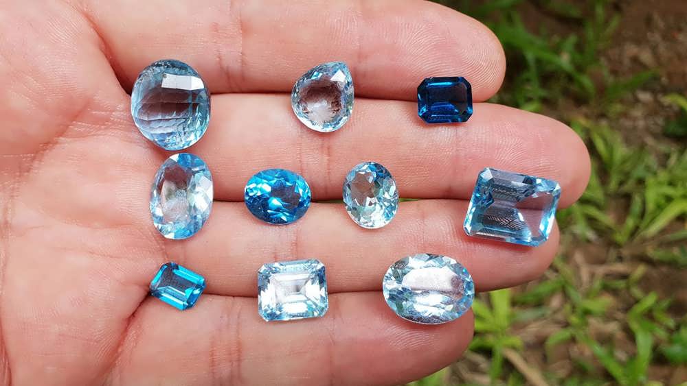 سنگ توپاز آبی