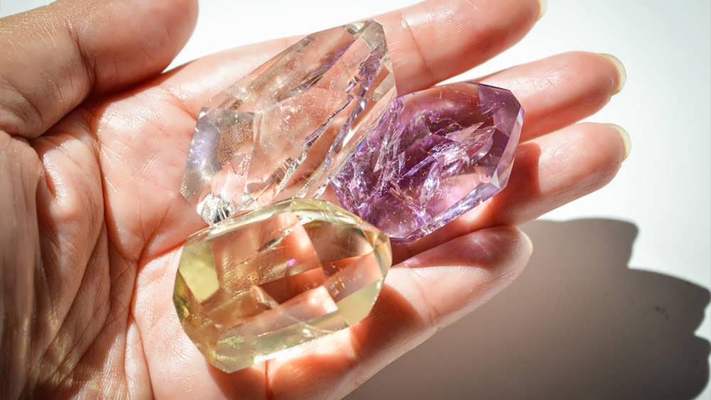 نگهداری از سنگ های شفابخش