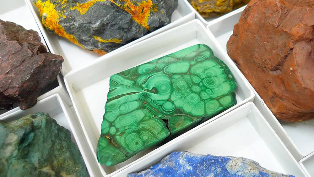 رنگ کانی ها