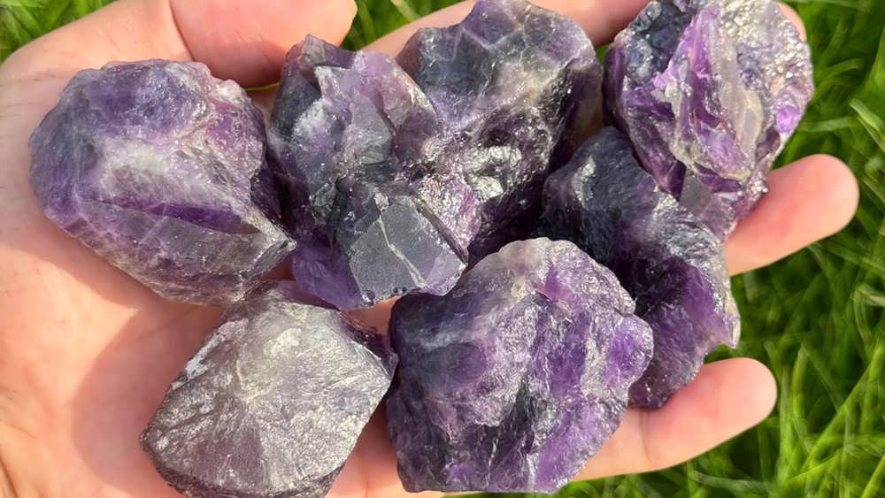 سنگ آمیتیست از بالا