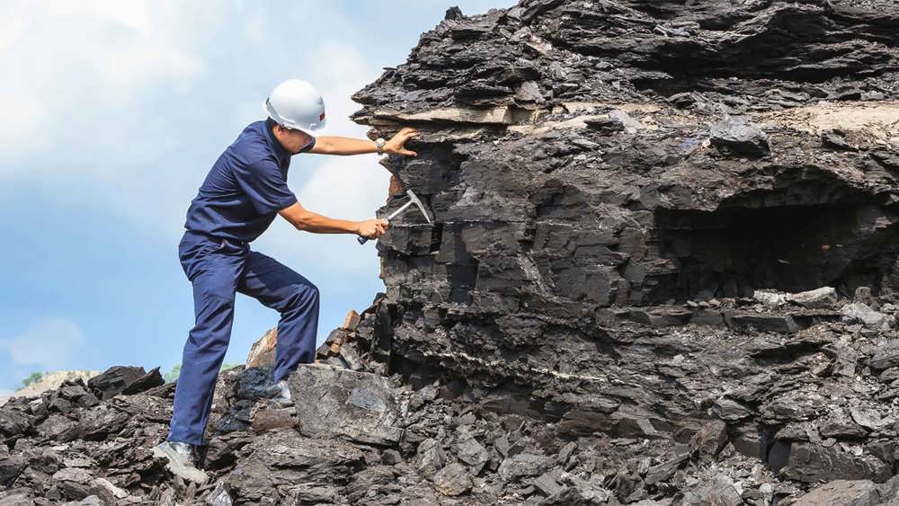 وظیفه یک زمین شناس