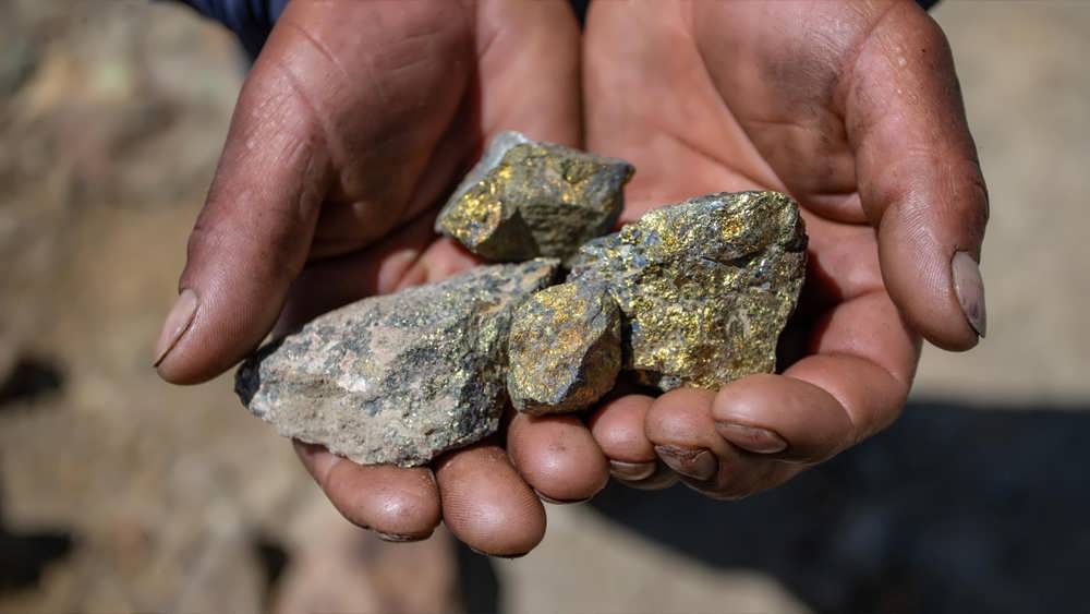 سنگ کانی در دست