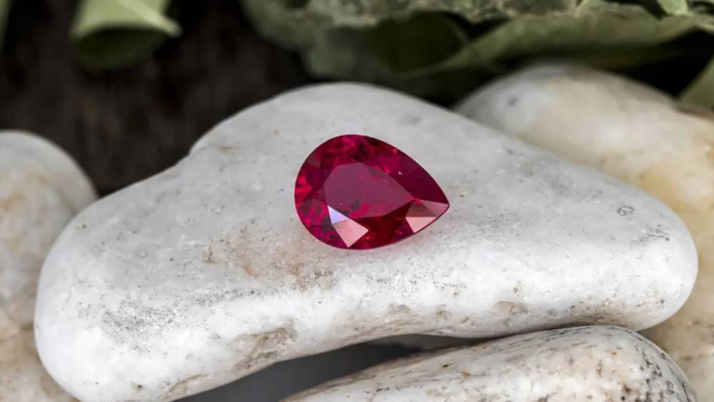 سنگ یاقوت سرخ