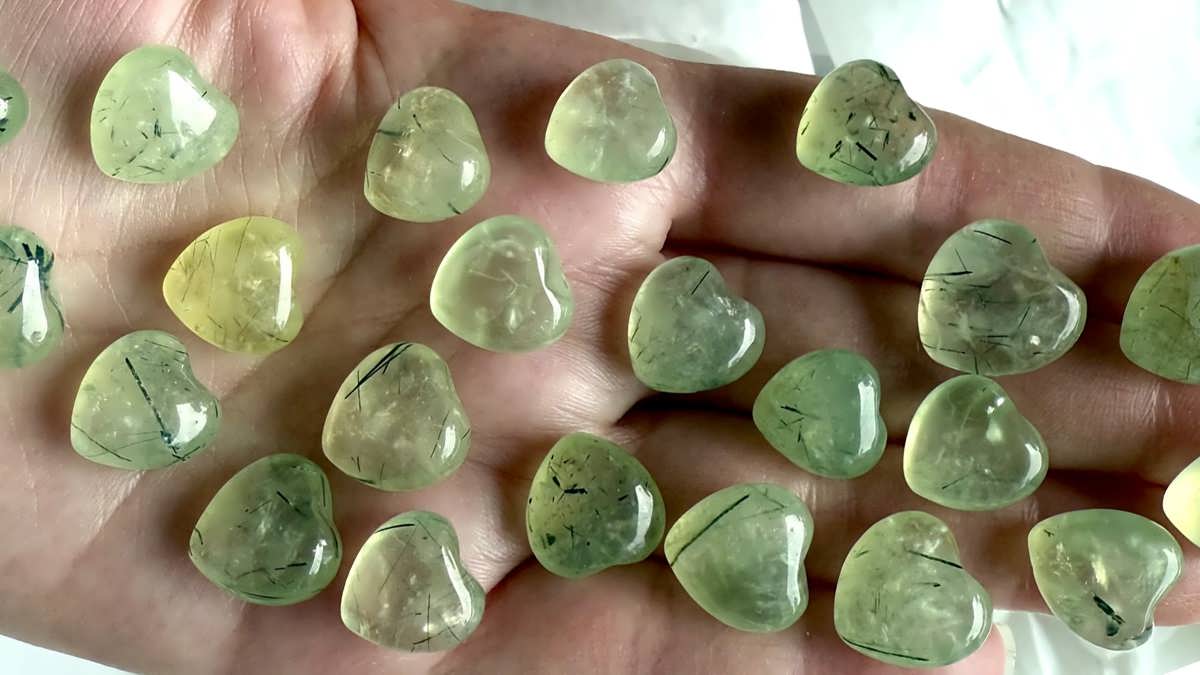 پرهنیت (Prehnite) سنگ پیشگویی و شفا