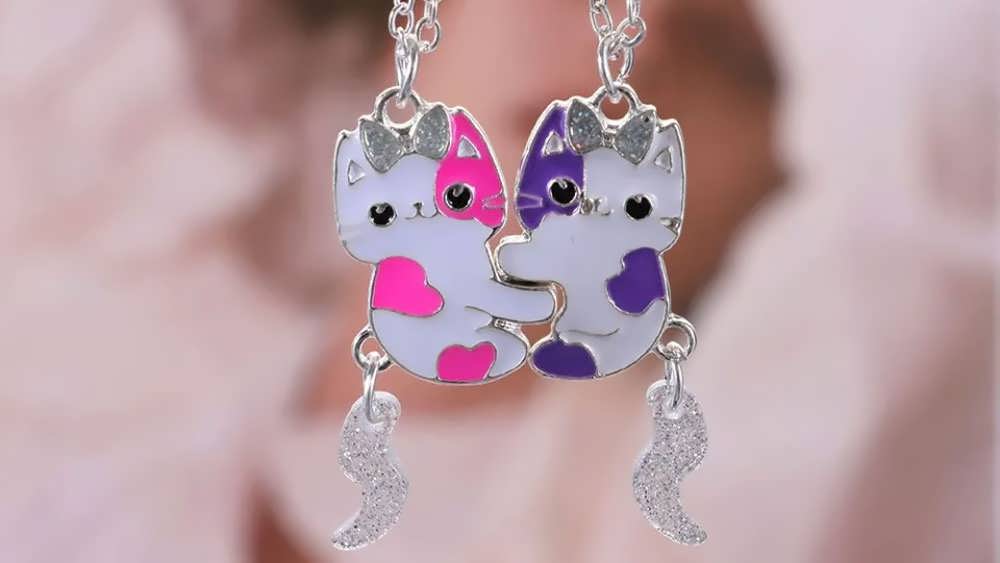 طرح های فانتزی یا الهام گرفته از انیمیشن ها (Whimsical or Cartoon-Inspired Cats)