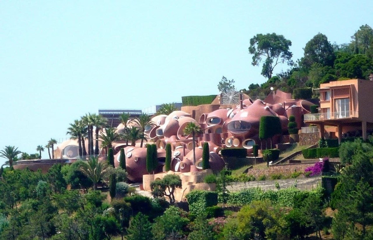 خانه عجیب