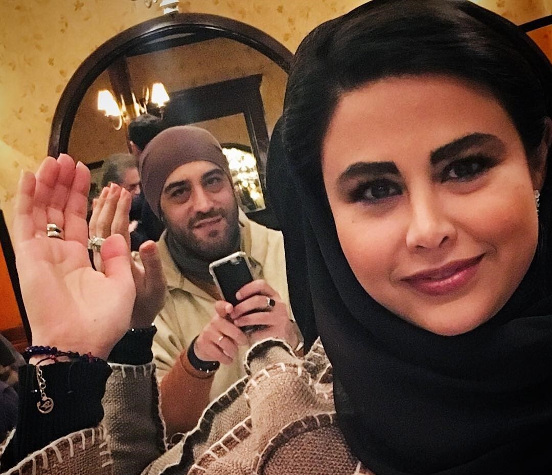 نگاهی به دکوراسیون لوکس خانه امیریل ارجمند و یاسمینا باهر؛ از مبلمان سلطنتی تا پرده‌های اعیانی + تصاویر