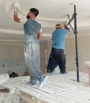 خلاقیت خنده دار اوستا گچ کار برای بستن راه ورودی حماسه آفرید/ یعنی چجوری به فکرش رسیده