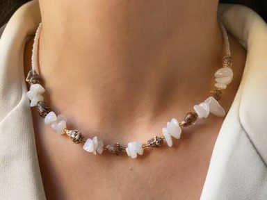 گردنبند سنگ طبیعی و گوشفیل دریایی
