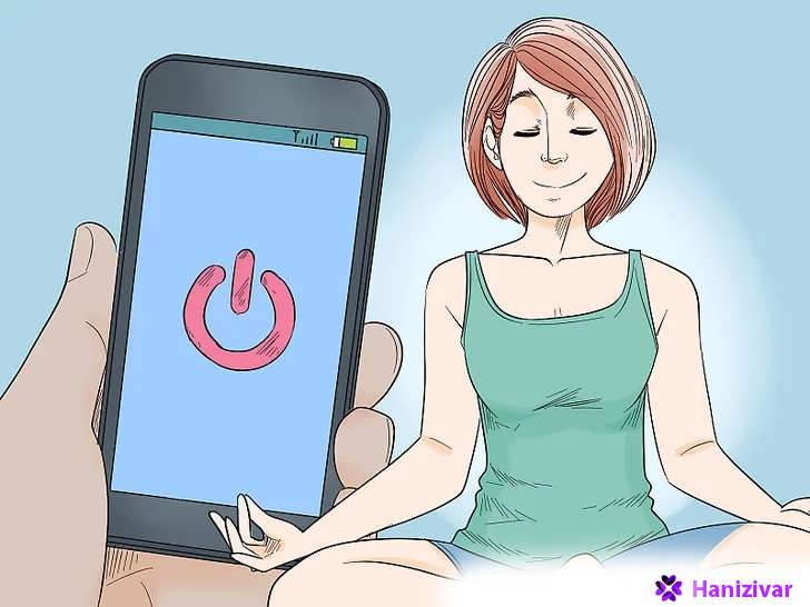 زنی در حال مدیتیشن و دور شدن از فضای مجازی با خاموش کردن گوشی